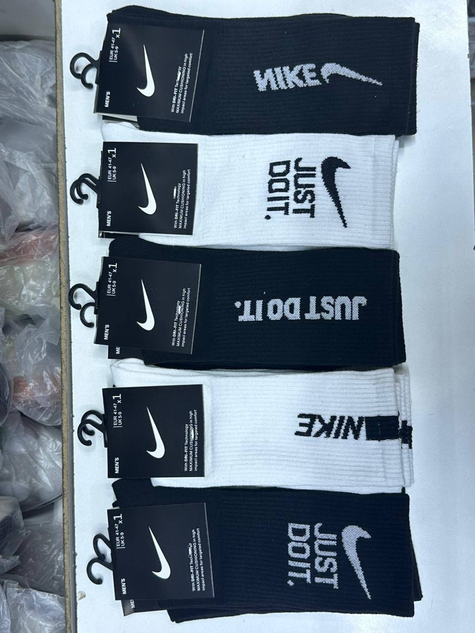 Socks
One package 10 pairs
50 dhs🪙

Zain138