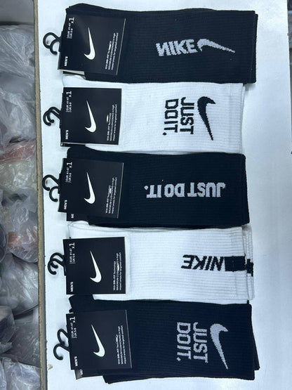 Socks
One package 10 pairs
50 dhs🪙

Zain138