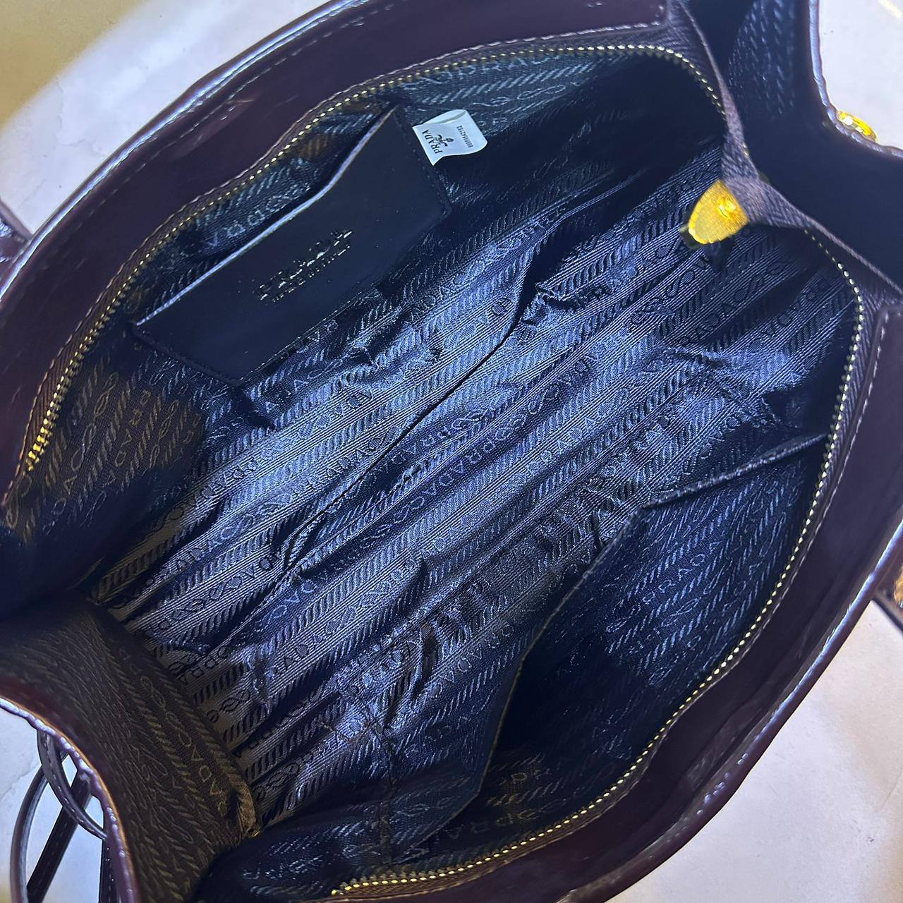 Prada 

High quality 

125 dhs

Zain39
♥️♥️♥️