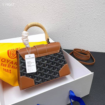 GOYARD 

RESTOCK HIGH QUALITY  

WITH BOX 
🎁🎁🎁
130 dhs❣️

Zain39
♥️♥️♥️