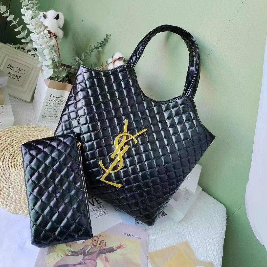 YSL
110 dhs❣️
SIZE：24cm
Good quality 

with box
🎁🎁🎁

Zain35
♥️♥️♥️