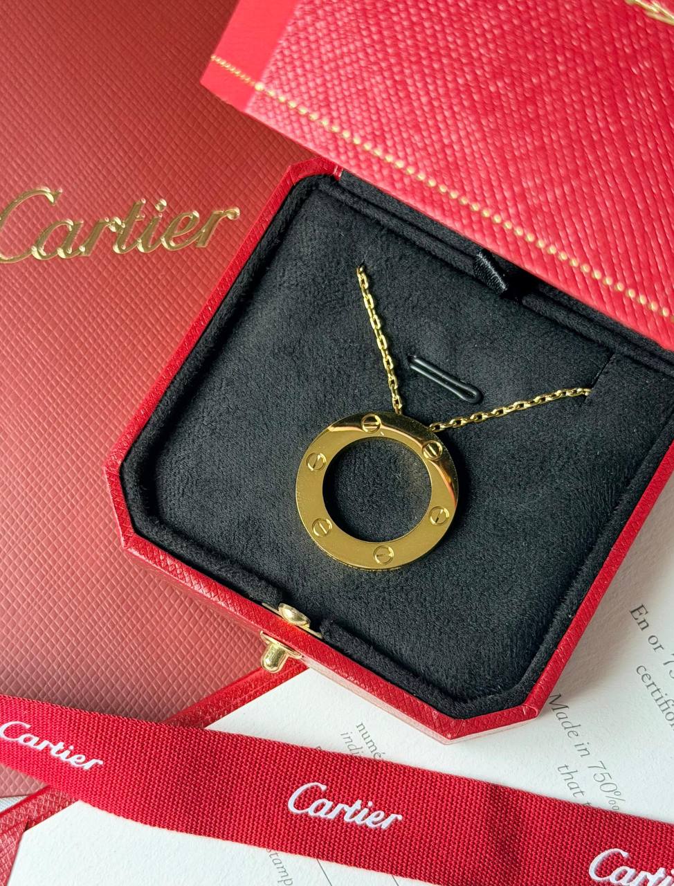 Cartier
LOVE PENDANT 
* ⁠↗️ *Super Master Quality 
* ⁠Gold , Silver & ChmpnGold all colors available 
Product description: 
18K  gold plated 
Chain length: 42cm
Outer diameter: 23.5mm
For Price 👇 WhatsApp✅
0568585901 
0507557372
0552275751 Owner Zain 👌