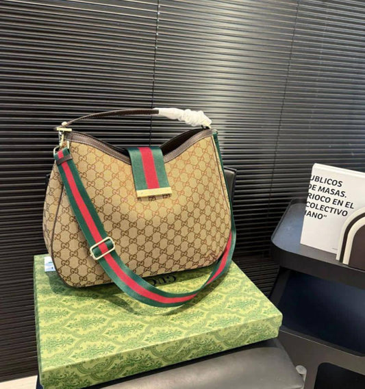Gucci 
Good Quality 
110 dhs🪙🌨️

Zain250
♥️♥️♥️