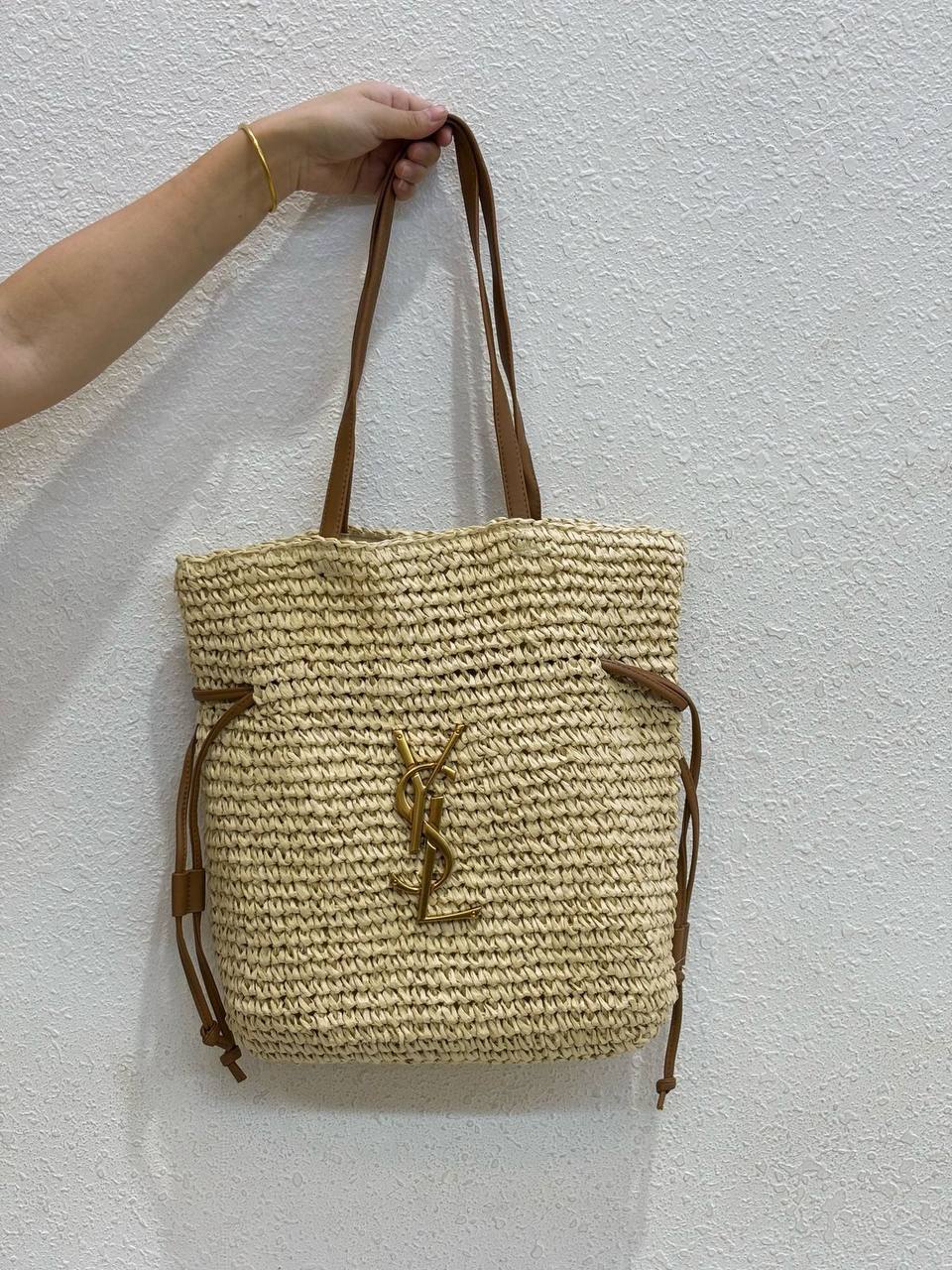 YSL
SIZE  ………38CM🥰
90 dhs🇦🇪

Zain244
♥️♥️♥️