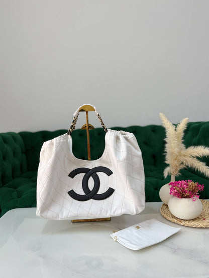 Chanel 
Available original box 
With full packing 
Super high quality 

For Price 👇 WhatsApp✅
0568585901 
0507557372
0552275751 Owner Zain 👌

Zain283
♥️♥️♥️