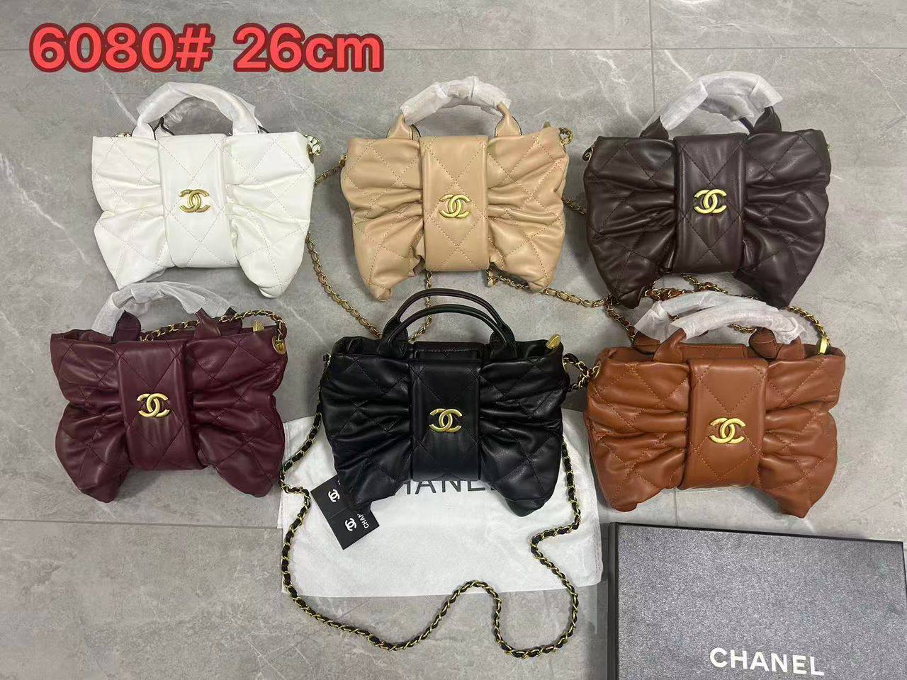 Chanel
100 dhs💓
SIZE：26cm

Zain35
♥️♥️♥️