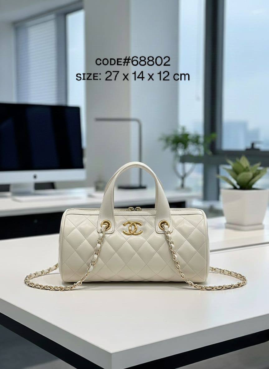 CHANEL 
ǫᴜɪʟᴛᴇᴅ ʙᴏᴡʟɪɴɢ ʙᴀɢ
ɢʟᴏssʏ ʟᴇᴀᴛʜᴇʀ ᴍᴀᴛᴇʀɪᴀʟ
sʜᴏᴜʟᴅᴇʀ ᴛᴏᴘ ʜᴀɴᴅʟᴇ ʙᴀɢ
sɪᴢᴇ : 27 cm

65 dhs👑

Zain31
♥️♥️♥️
