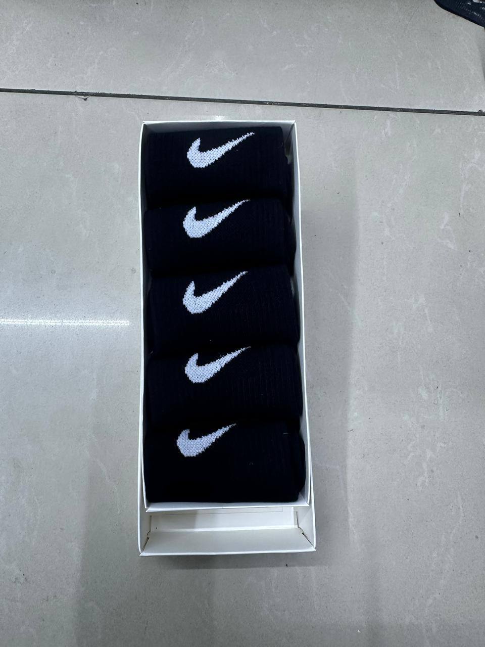 New available 
 One  box 5 pes 
30 dhs🪙🌨️

Zain138
♥️♥️♥️