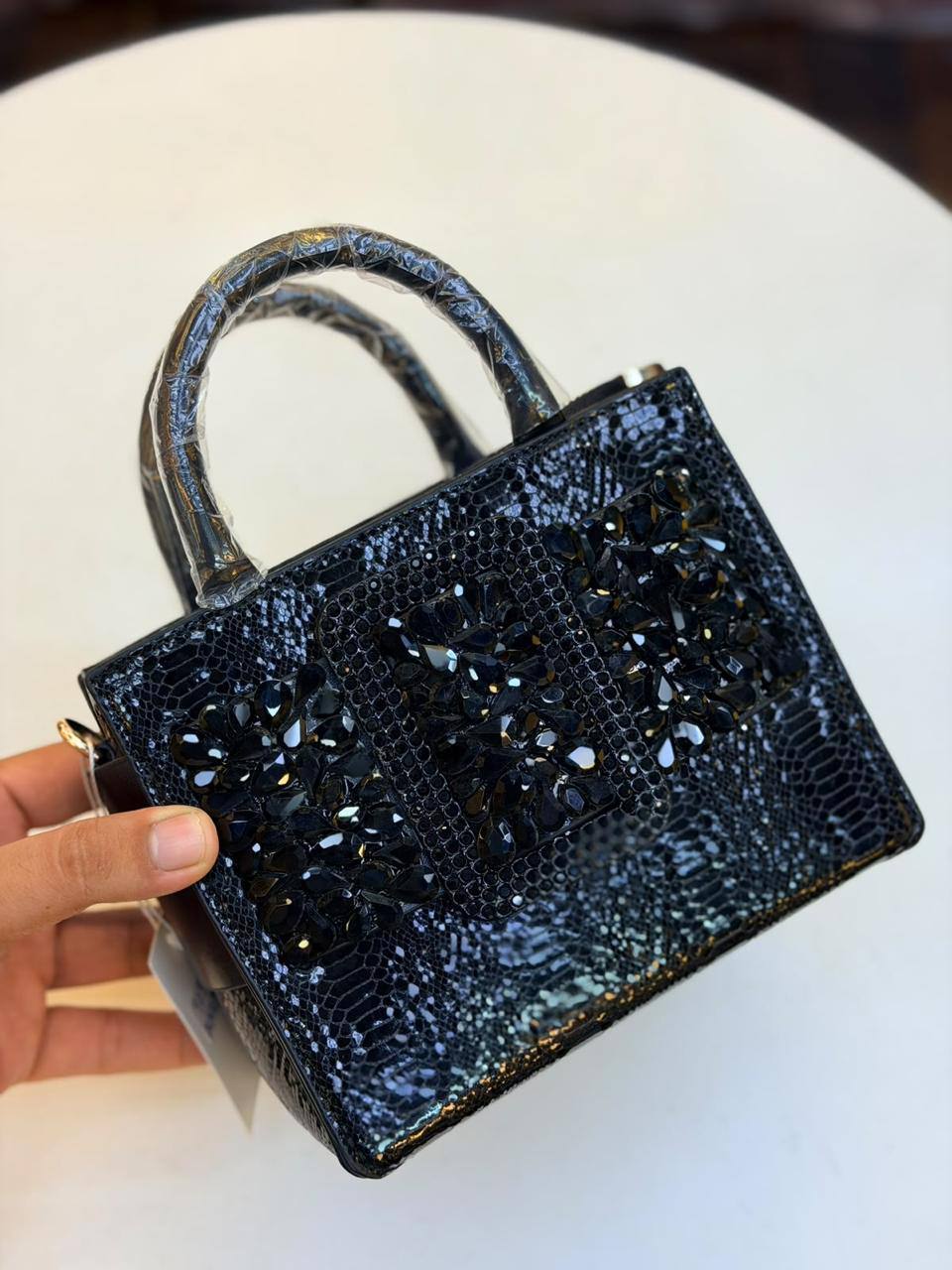 150 dhs

Zain175
♥️♥️♥️