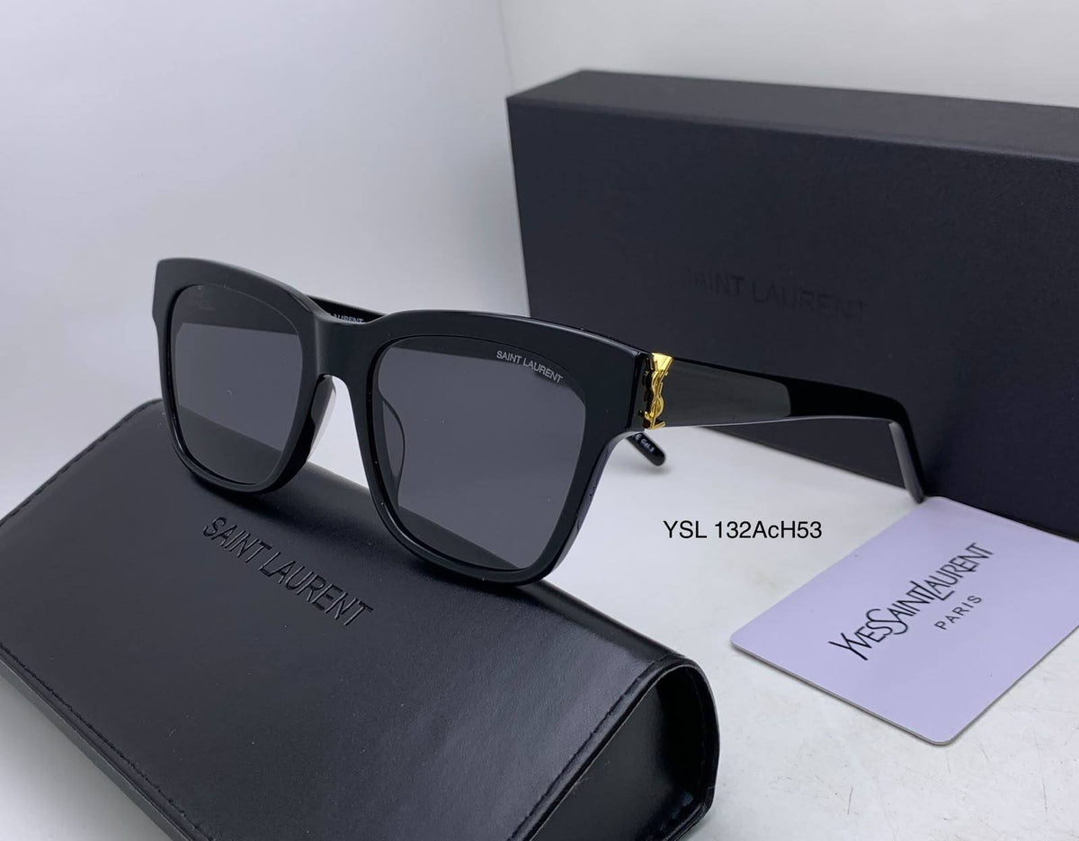Ladies sunglasses 
70 dhs🇦🇪🇦🇪

Zain126
♥️♥️♥️