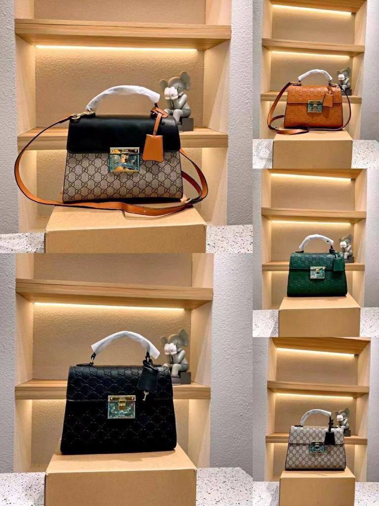 GUCCI 
85 dhs🗽

with box
🎁🎁🎁

Zain90
♥️♥️♥️