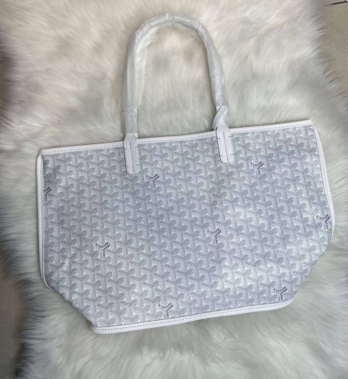 Goyard
⚡34cm
85 dhs✅

Zain118
♥️♥️♥️