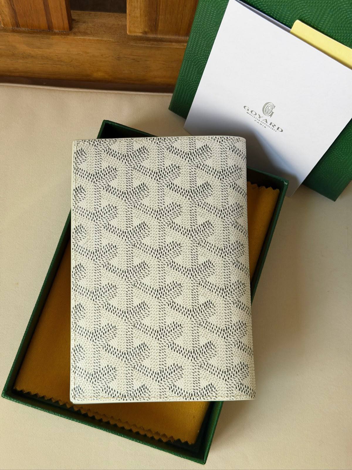 GOYARD
Super Master Quality
Original Packing🎁
Passport cover & Card Holder


For Price 👇 WhatsApp✅
0568585901 
0507557372
0552275751 Owner Zain 👌

Zain321
♥️♥️♥️