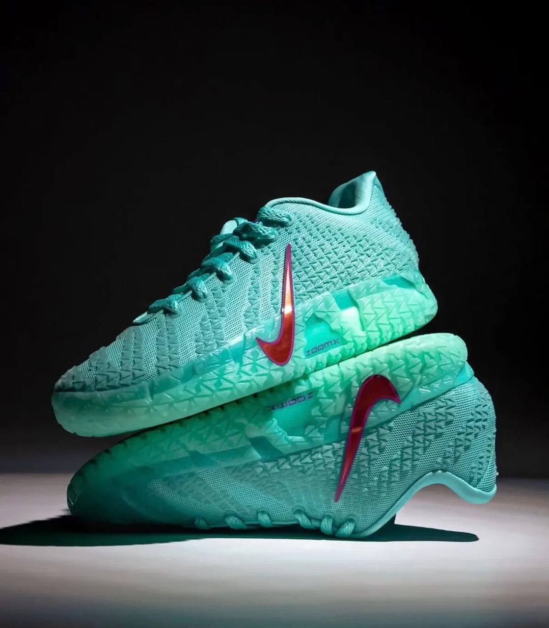 Nike Ja 3 Twelve Time ，
Size 40-46 ，
250 dhs💓

Zain18
♥️♥️♥️