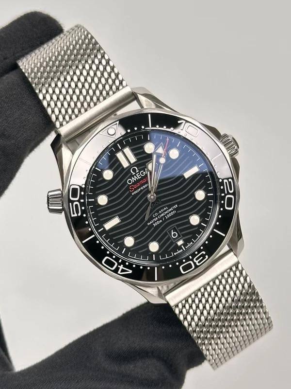Omega 
watch for men good quality automatic 
260 dhs❤️

Zain59
♥️♥️♥️