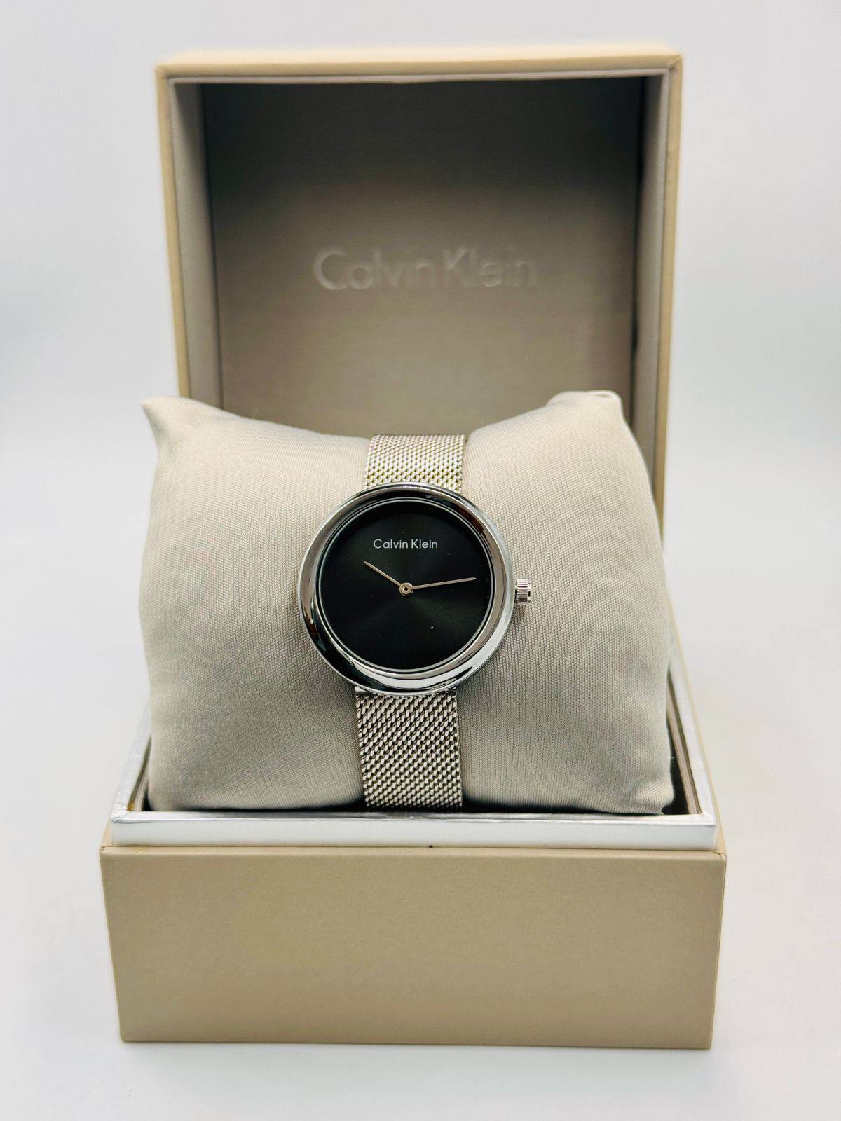 Calvin Klein ladies
*New Arrival*🔥
55 dhs🗽

Zain08