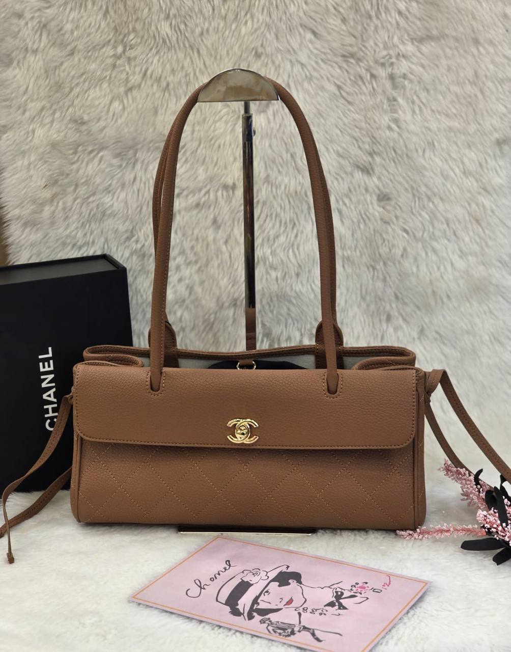 Chanel 
Master❣️❣️
  31Cm With Box
320 dhs🇦🇪🇦🇪

Zain131
♥️♥️♥️