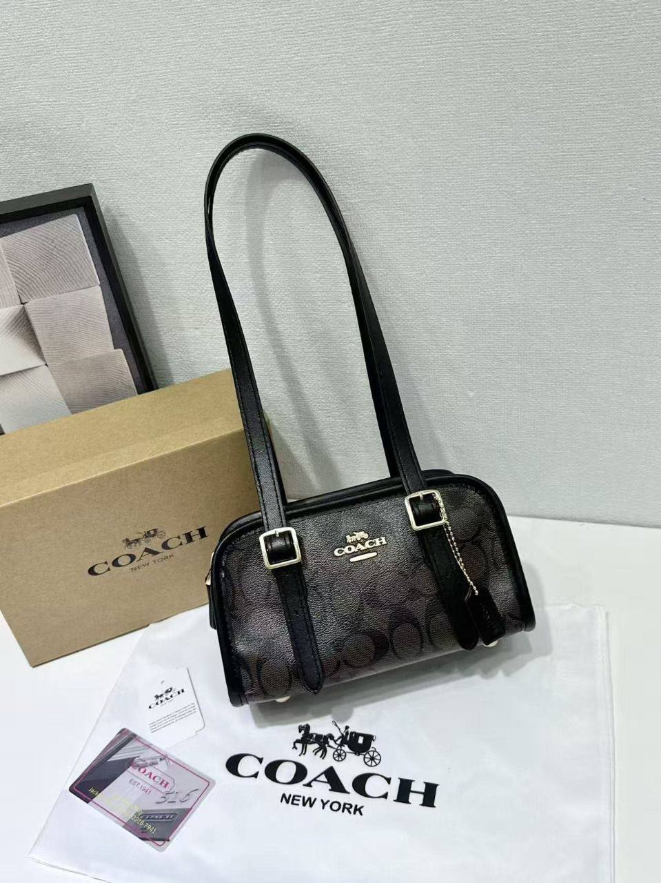 Coach
Best quality 

with box’s 
🎁🎁🎁

85 dhs✅

Zain290
♥️♥️♥️