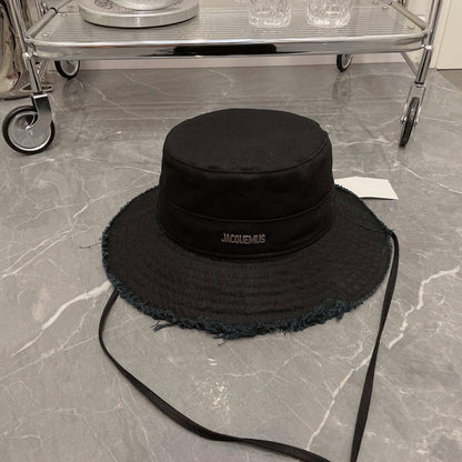 JACQUEMUS
 HATS 
230 dhs🇦🇪🇦🇪

Zain328
♥️♥️♥️