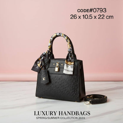 LV
ᴄɪᴛʏ sᴛᴇᴀᴍᴇʀ PM 
ᴏsᴛʀɪᴄʜ ʟᴇᴀᴛʜᴇʀ ᴍᴀᴛᴇʀɪᴀʟ
ᴡɪᴛʜ sɪʟᴋ ᴛᴡɪʟʟʏ sᴄᴀʀғ
ɪᴛ ʜᴀs ʟᴏɴɢ ʙᴇʟᴛ sᴛʀᴀᴘ
sɪᴢᴇ: 26 cm

75 dhs👑

Zain31
♥️♥️♥️