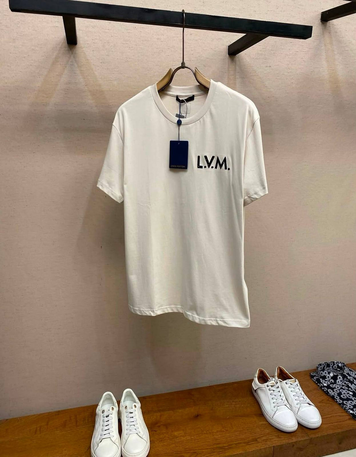 LV

Men’s Tshirt
Super Master Quality 
SMLXLXXL 
320 dhs🇦🇪🇦🇪

Zain276
♥️♥️♥️