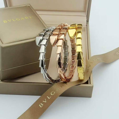 BVLGARI BANGLE 
85 dhs🪙🌨️

Zain89
♥️♥️♥️