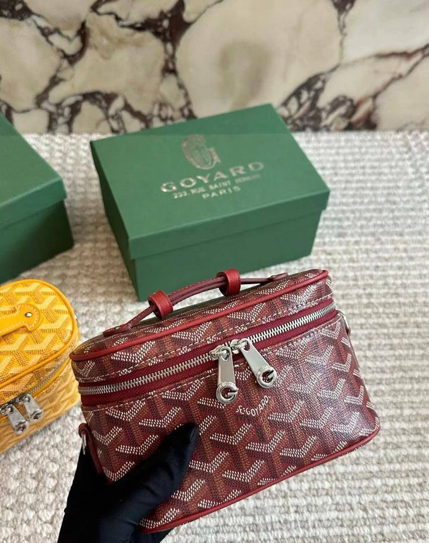 Goyard
95 dhs🇦🇪🇦🇪
with box
size 18cm

Zain26
♥️♥️♥️