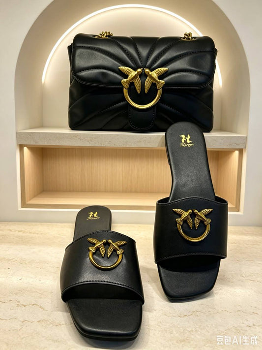 Kingo

Slippers and bag 

Full set price 210 dhs🇦🇪🇦🇪

Siliper size 36….41
🥀🥀🥀🥀

Zain161
♥️♥️♥️
