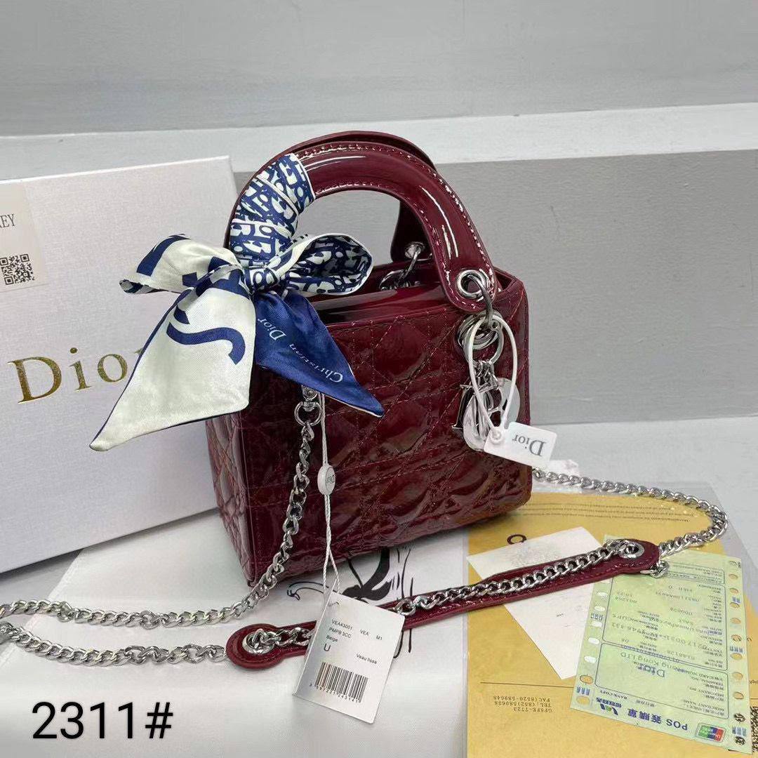 Dior
with box
🎁🎁🎁

offer offer
75 dhs✅

Zain219
♥️♥️♥️