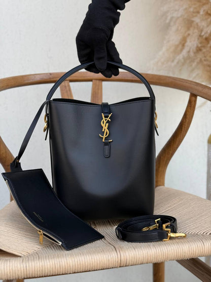 YSL

14cm
330 dhs🪙🌨️

16cm
350 dhs🪙🌨️

20cm
370 dhs🪙🌨️

Top quality 
With box🎁

Zain167
♥️♥️♥️
