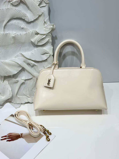 YSL
 good quality
120 dhs❤️
30 CM

Zain200
♥️♥️♥️