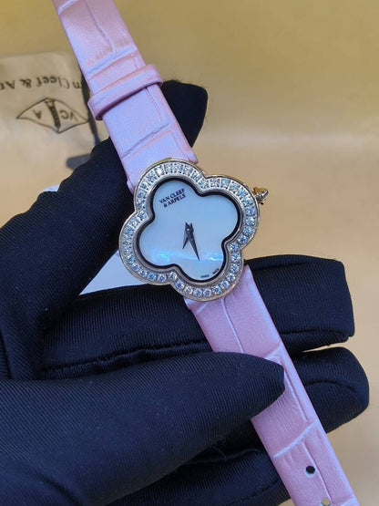 VCA Watch
High Quality
230 dhs🇦🇪🇦🇪

Zain25
♥️♥️♥️