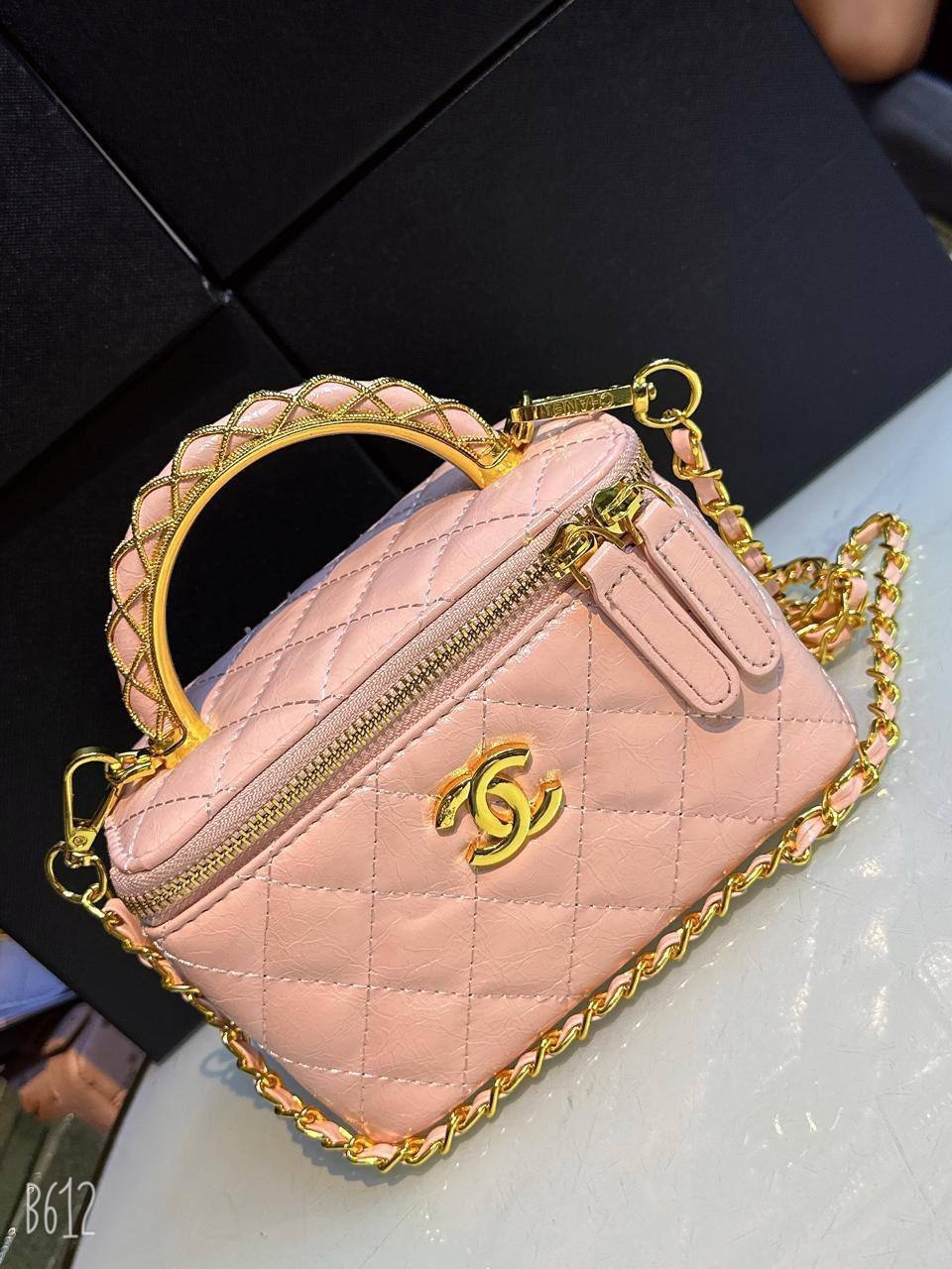 CHANEL
90 dhs🪙💚

with box
🎁🎁🎁

Zain90
♥️♥️♥️