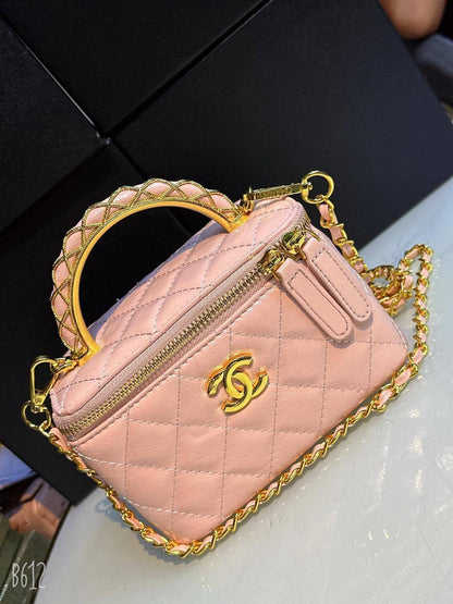 CHANEL
90 dhs🪙💚

with box
🎁🎁🎁

Zain90
♥️♥️♥️