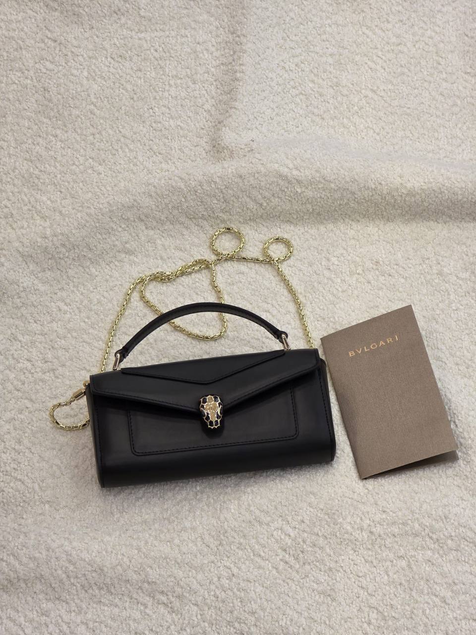 Bvlgari
Master🔥🔥
 20Cm With Box
380 dhs✅

Zain131
♥️♥️♥️