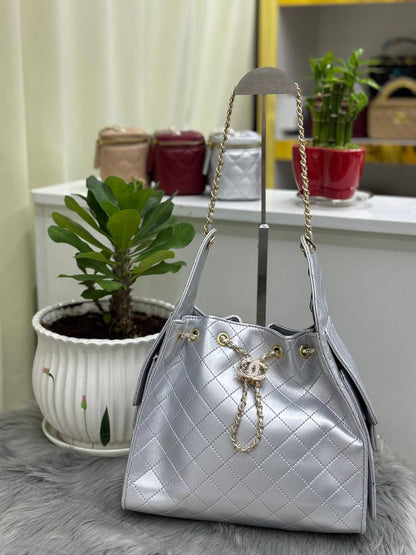 CHANEL 
SIZE  ……… 28CM 
120 dhs🇦🇪🇦🇪

Zain244
♥️♥️♥️