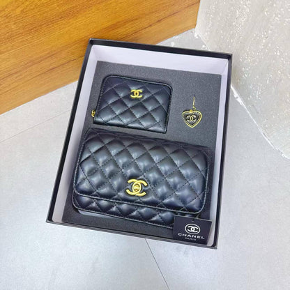 CHANEL
combination
SIZE：19.5cm

90 dhs🪙💕
withbox
🎁🎁🎁

Zain04
♥️♥️♥️