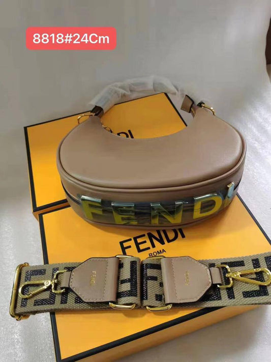 Fendi 
100 dhs✅

with box🎁

size 24cm

Zain213
♥️♥️♥️