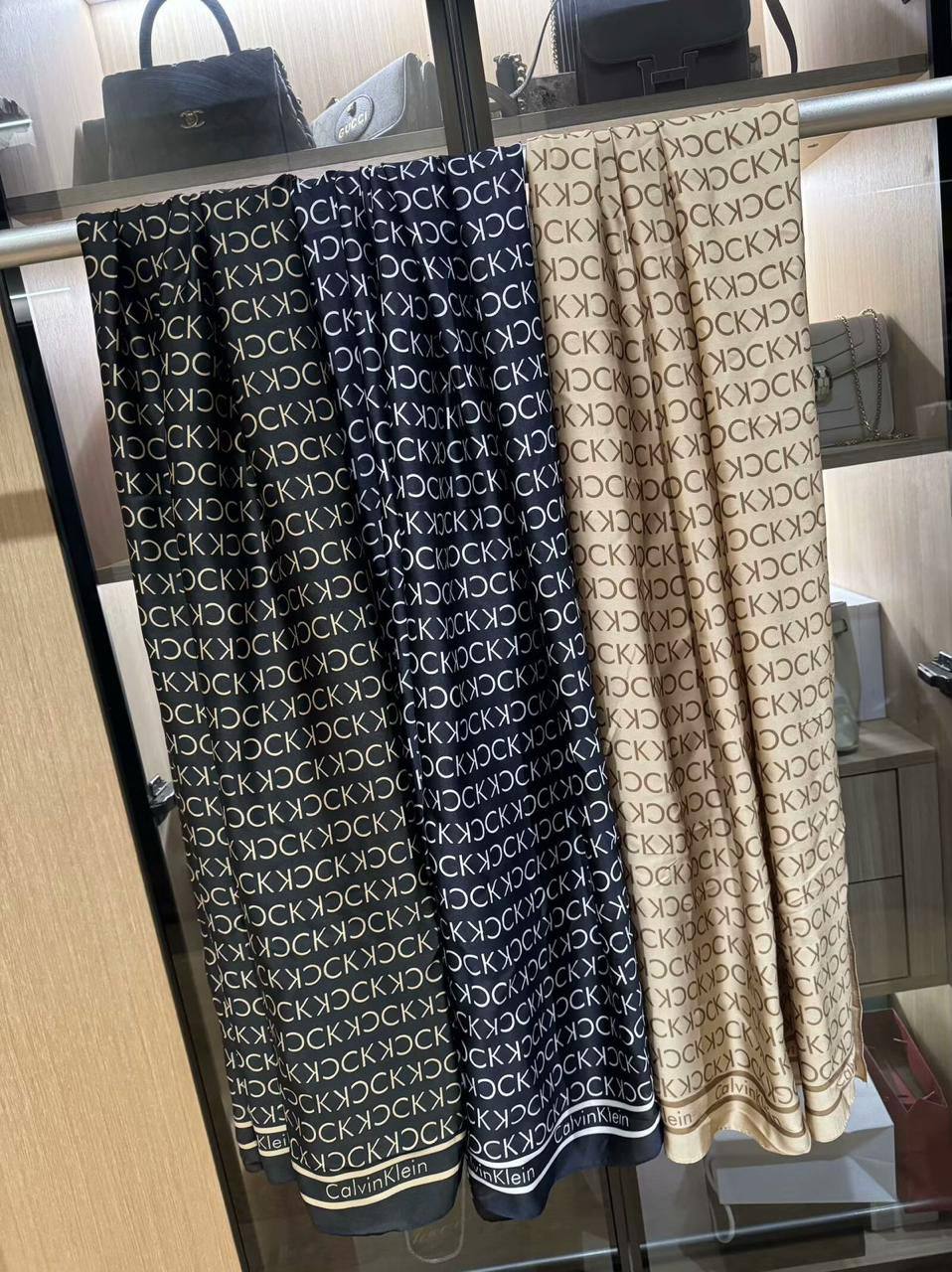 Silk scarf
40 dhs❣️

Zain60
❣️❣️❣️