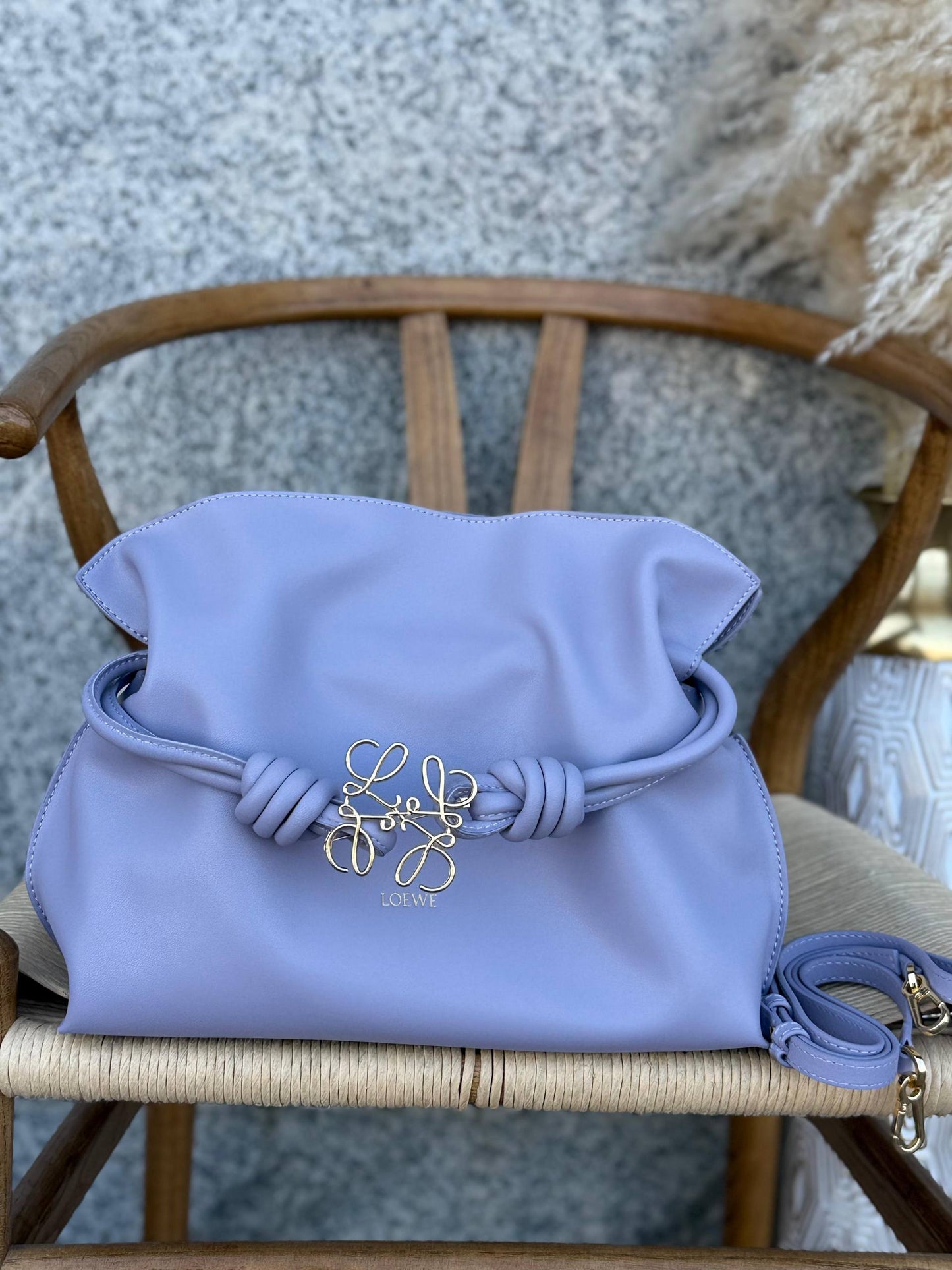 New collection✨✨✨
LOEWE
24cm
360 dhs🪙🌨️
30cm
390 dhs🪙🌨️
Top quality 
With box🎁

Zain167
♥️♥️♥️