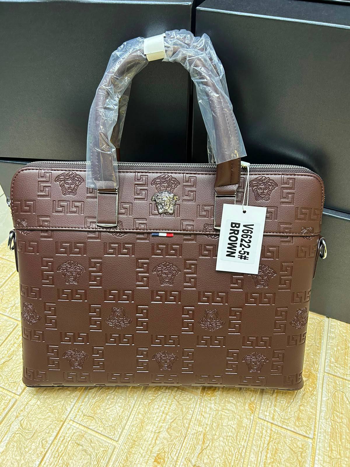 Laptob Bags
110 dhs✅

Zain190
♥️♥️♥️