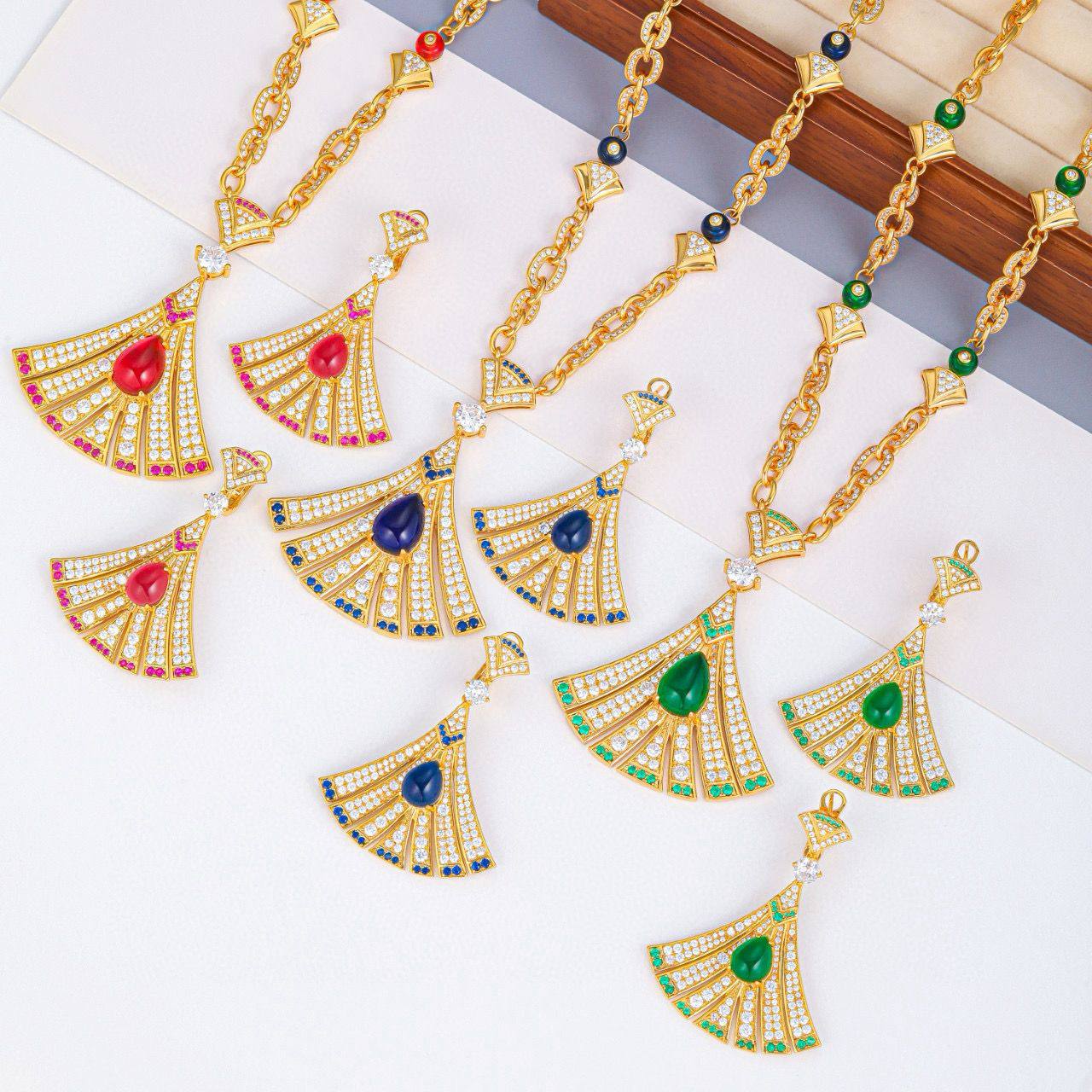 350 dhs🪙🌨️

Bvlgari Master SET

NECKLACE EARRINGS 

Zain89
♥️♥️♥️