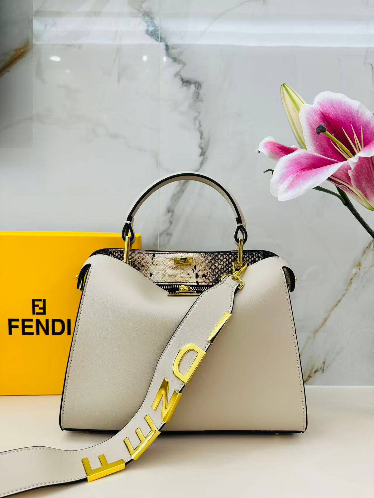 Fendi
115 dhs🇦🇪🇦🇪

Zain143
♥️♥️♥️