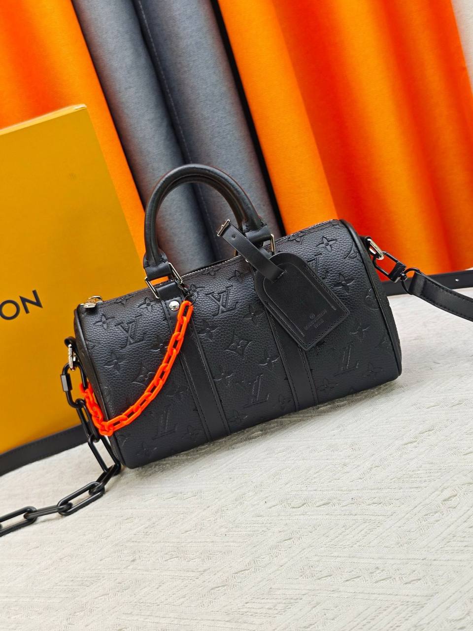 LV
Master
size:25×15×11 
240 dhs✅

Zain114
♥️♥️♥️