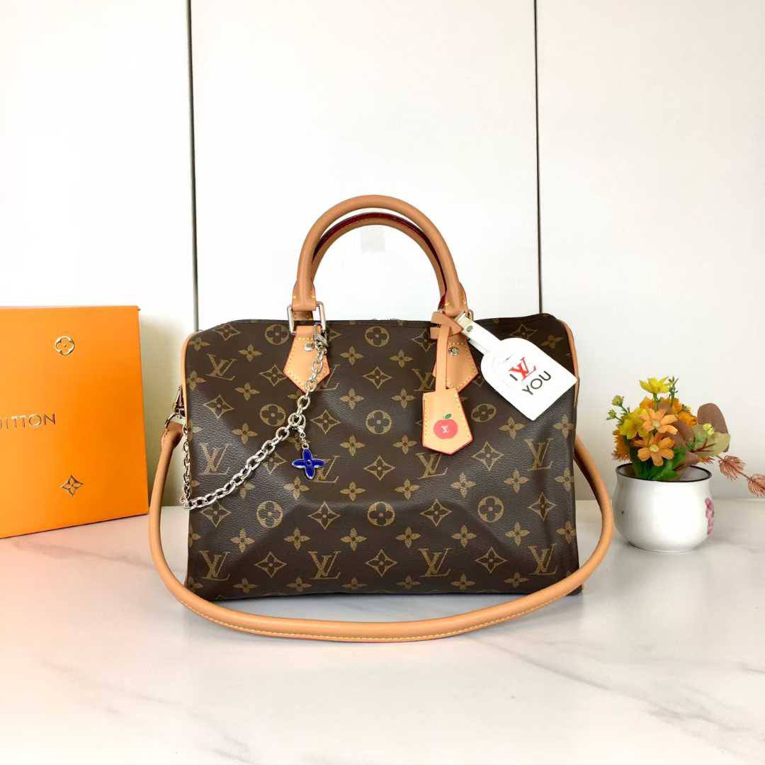 LV 
Master
250 dhs🌺

Zain10