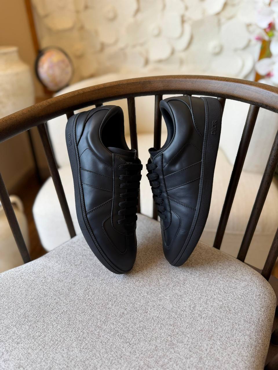 Christian Dior 
*AAA quality*
*size:40 to 46* 
450 dhs✅

Zain185
♥️♥️♥️