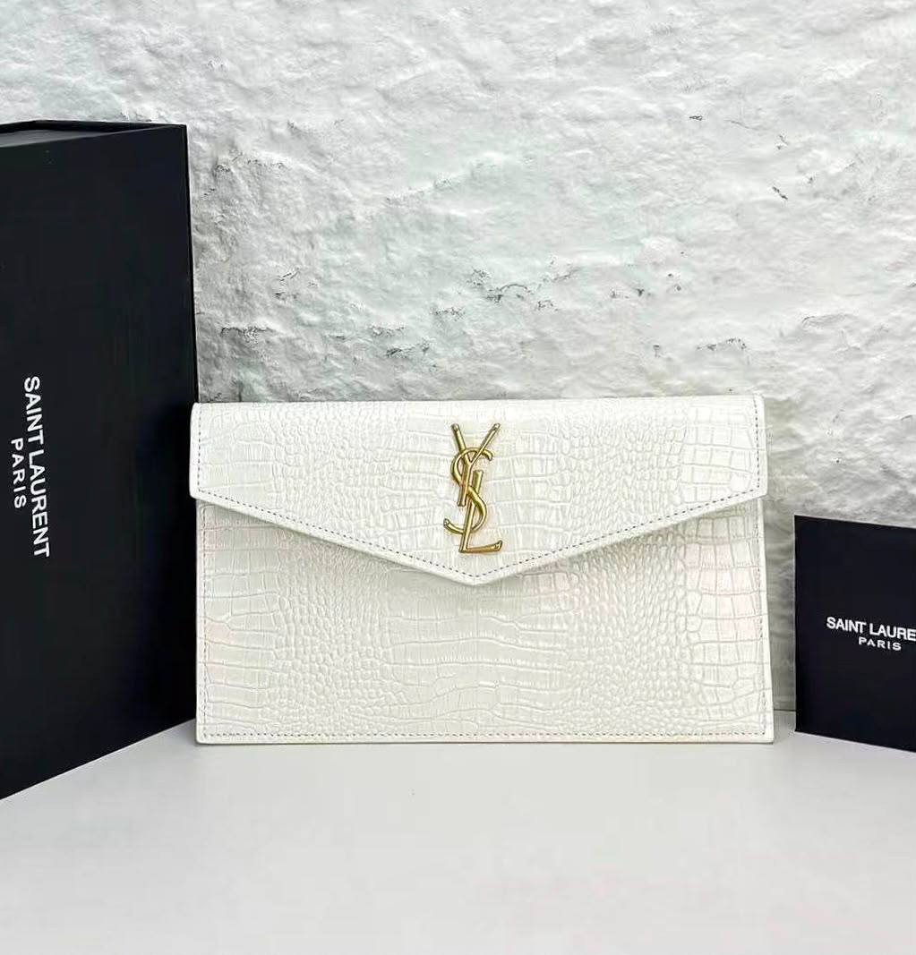 YSL 
COPY ONE 
WITH BOX 
190 dhs🇦🇪🇦🇪

Zain295
♥️♥️♥️