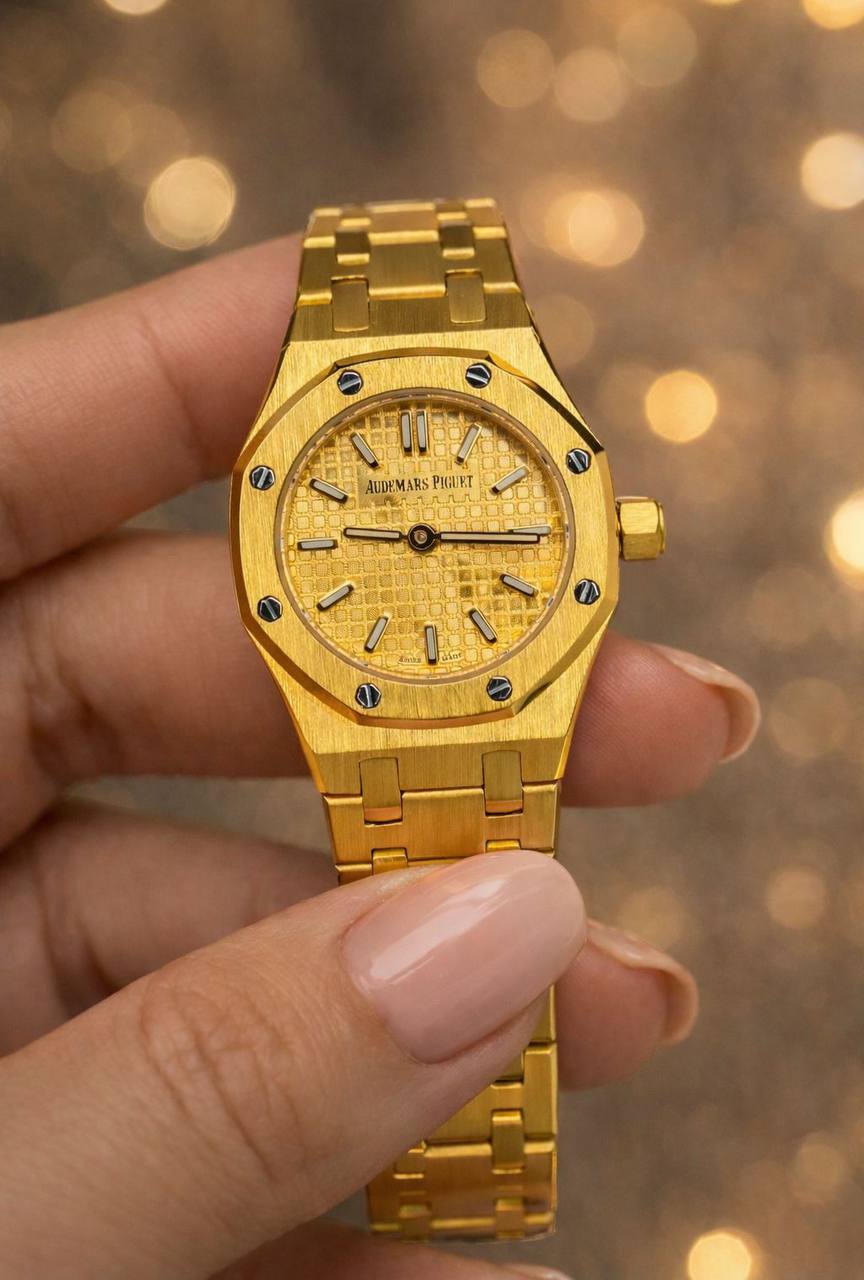 Ap watch for ladies 
good quality 
290 dhs
 (size 23mm )

Zain59
♥️♥️♥️