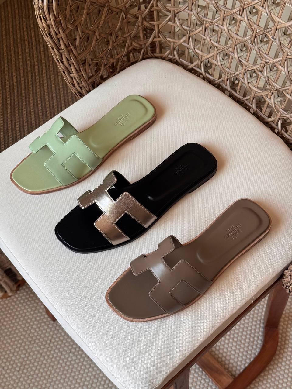 🩶✨  HERMES  ✨🩶
🤩 Available New Arrival 🤩
😍😍 Super Master Quality 😍😍
👠 Size: 36 to 41
💎 Premium Quality
450 dhs✅

Zain198
♥️♥️♥️