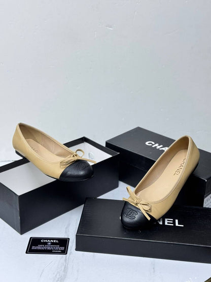 CHANEL 
Size 36-41
105 dhs✅

Zain21
♥️♥️♥️